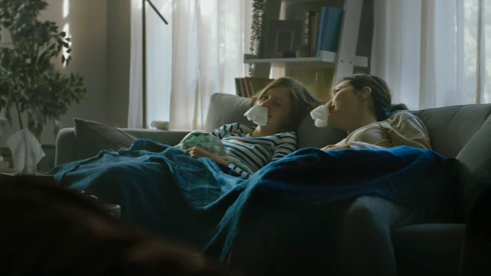 Kleenex---kw---Healthcare_category---CBS_-_October_24--2020---dtc---USA---English---TV_commercial---15_seconds.mp4